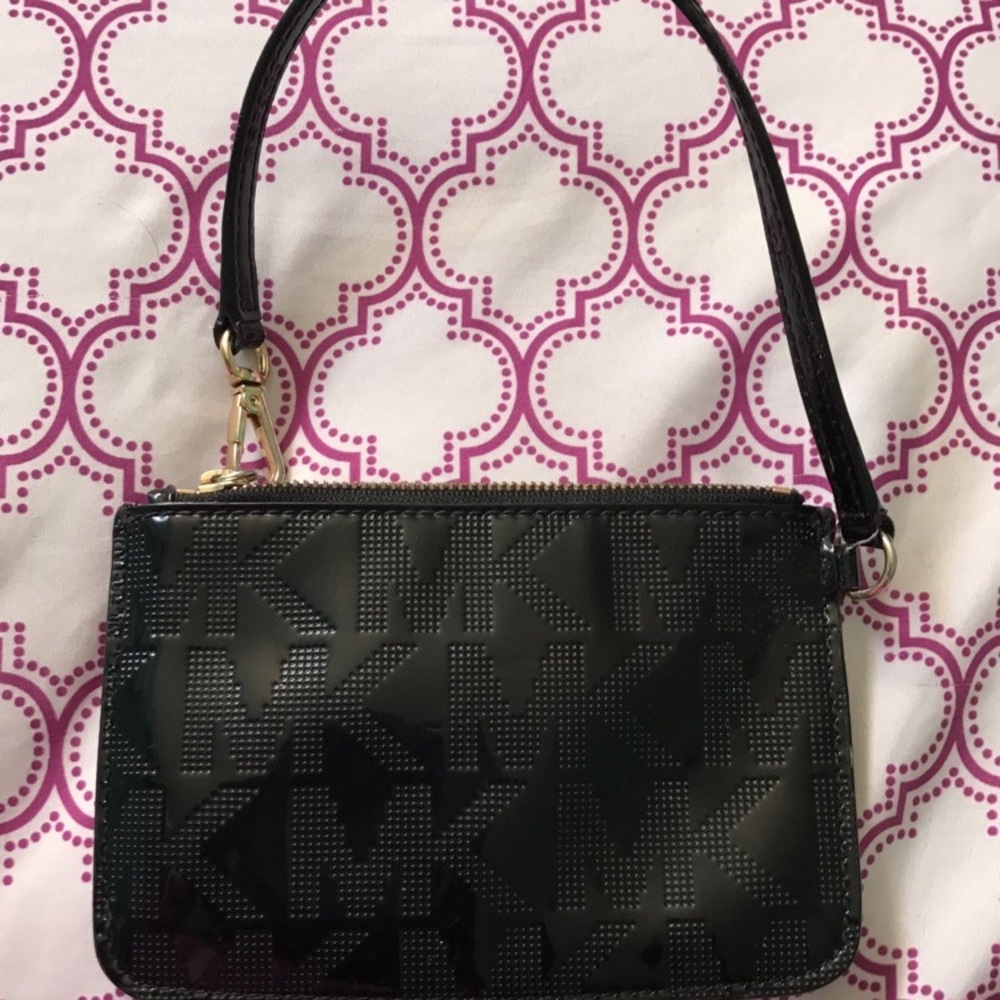 BLACK MICHAEL KORS WRISTLET 🖤 - Picture 2 of 8